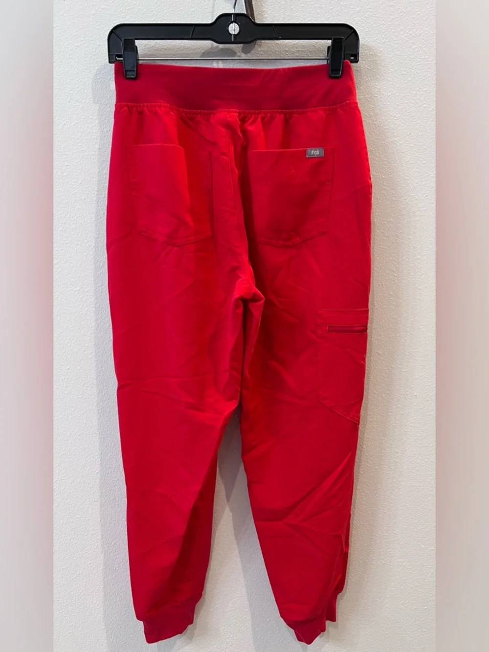 Pop Red FIGS Limited Edition Scrub Matching Set Montex Top Zamora Jogger Pants